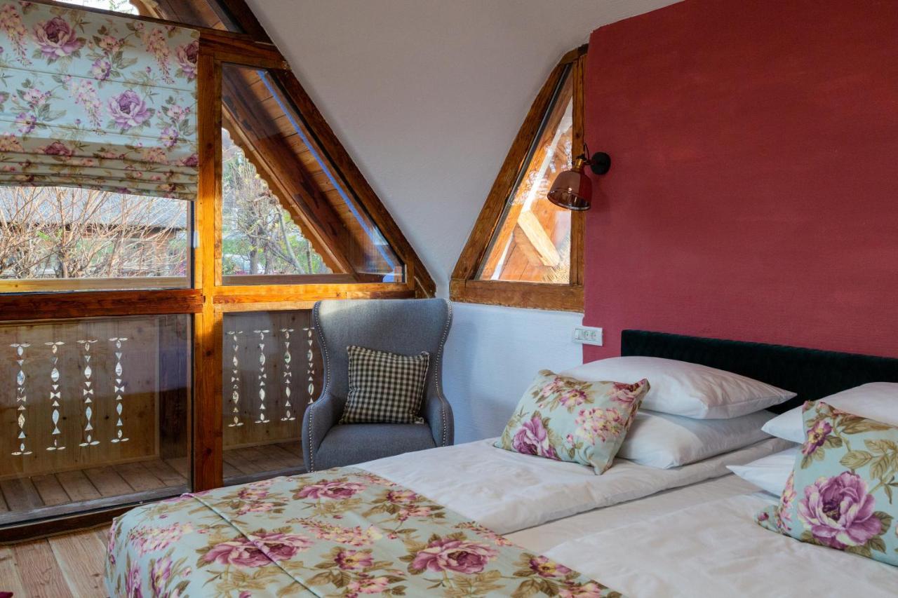Casele Cu Stuf B&B Haus Ulrike Salicea Экстерьер фото