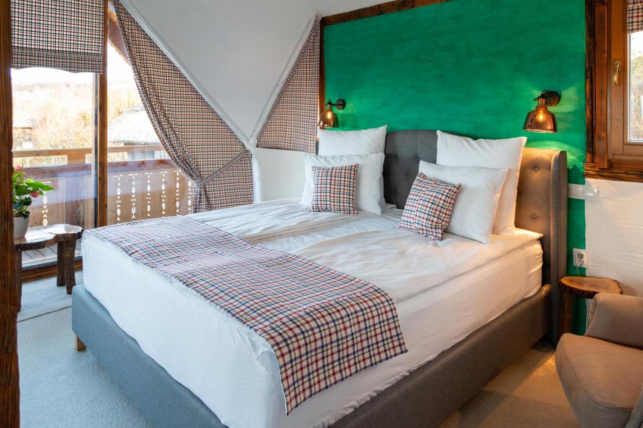 Casele Cu Stuf B&B Haus Ulrike Salicea Экстерьер фото