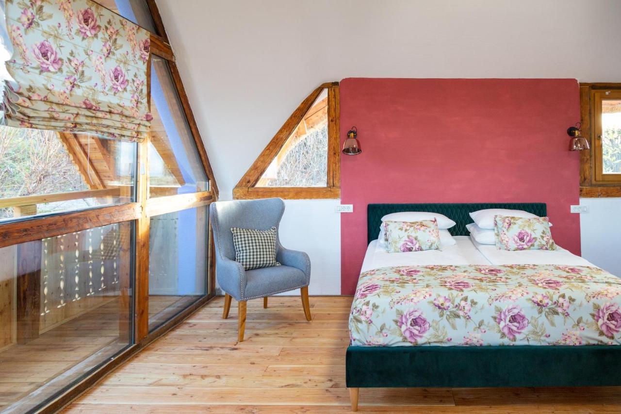 Casele Cu Stuf B&B Haus Ulrike Salicea Экстерьер фото