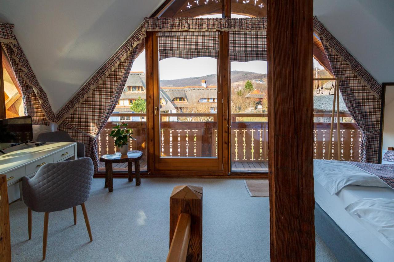 Casele Cu Stuf B&B Haus Ulrike Salicea Экстерьер фото